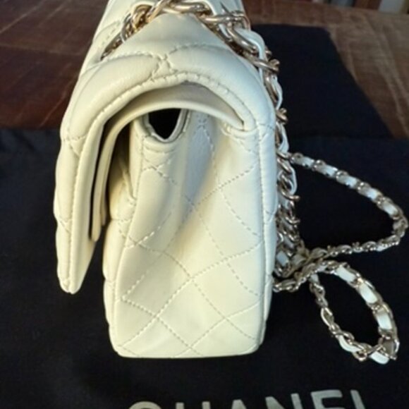 Chanel Cream Caviar Leather Classic Jumbo Double Flap Bag - Picture 4 of 13